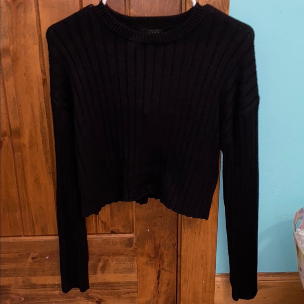 Cropped black ribbed sweater